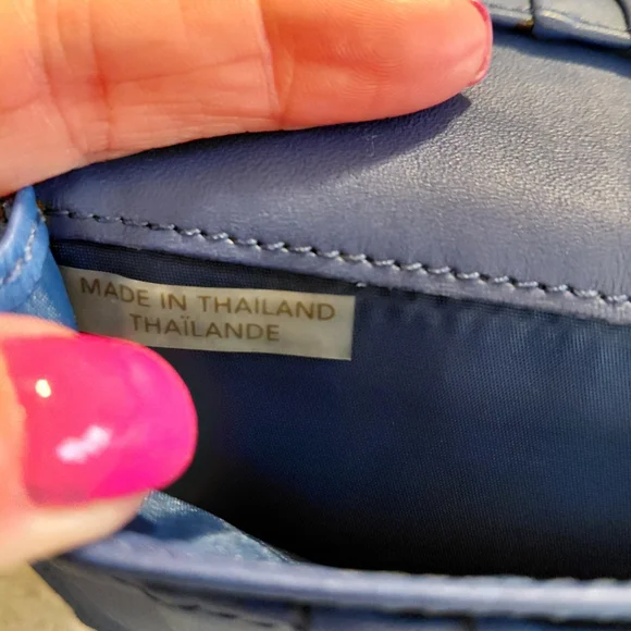 COACH Skinny Wallet in Cobalt Blue Pebbled Leather. - Picture 5 of 8